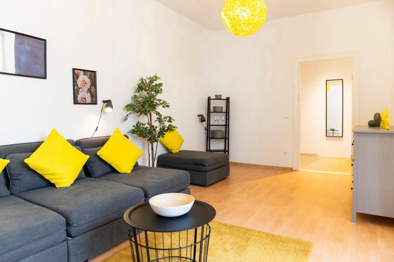 Amazing Apartment 1Br For 7 @Mauerpark Pberg Berlino Esterno foto
