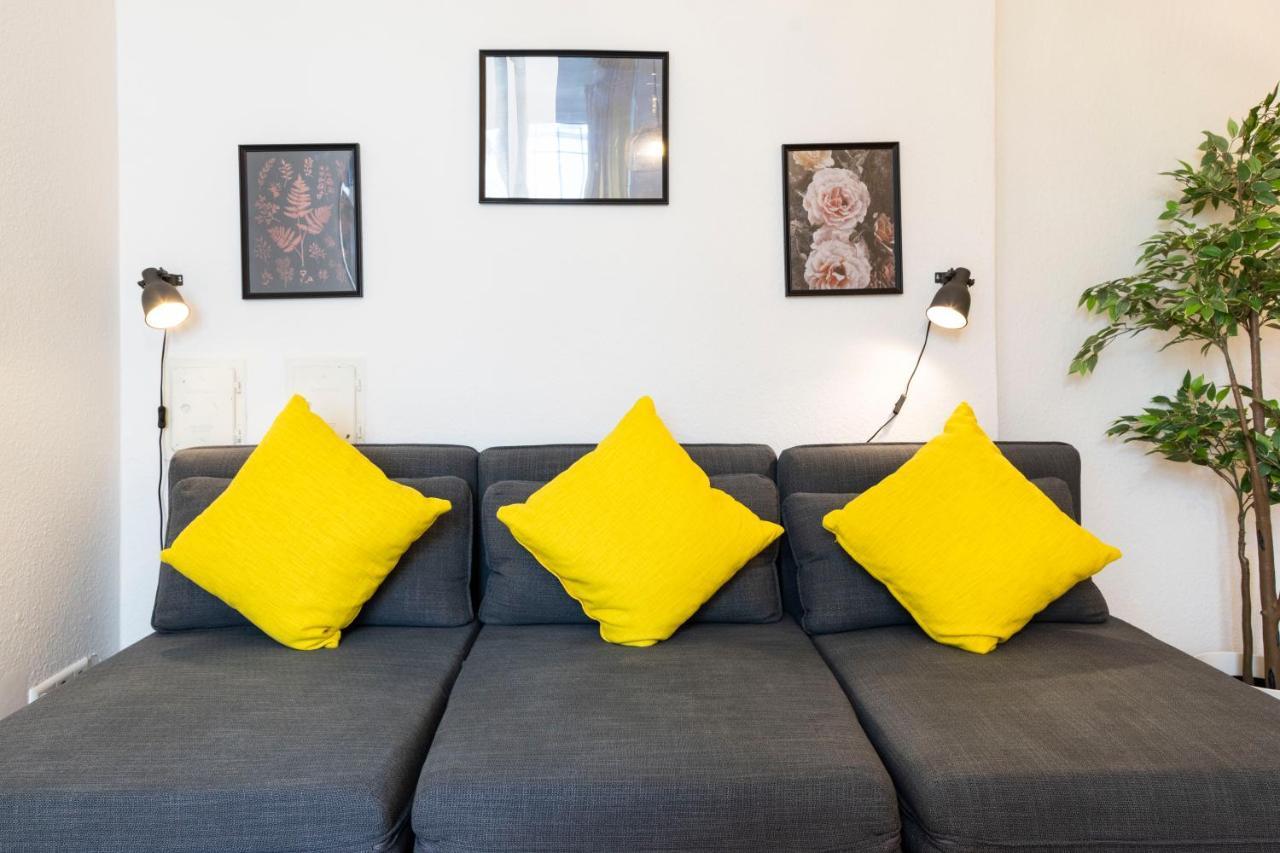 Amazing Apartment 1Br For 7 @Mauerpark Pberg Berlino Esterno foto